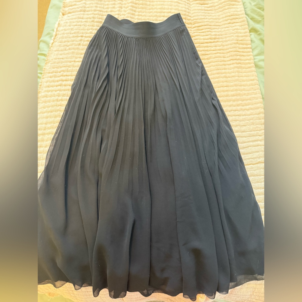 Wilfred Black Pleated Skirt